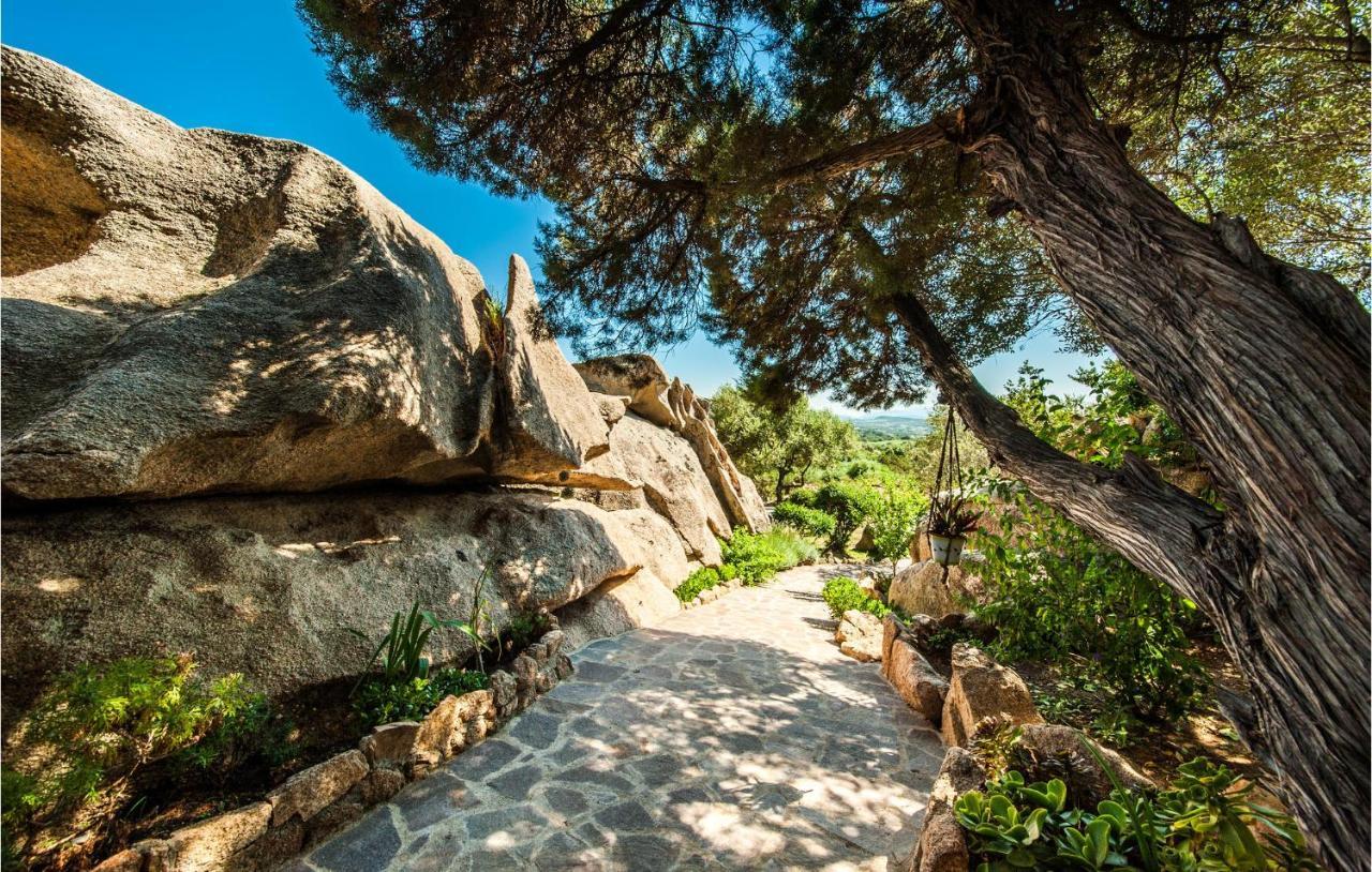 Cozy Home In Arzachena With Outdoor Swimming Pool Exteriér fotografie